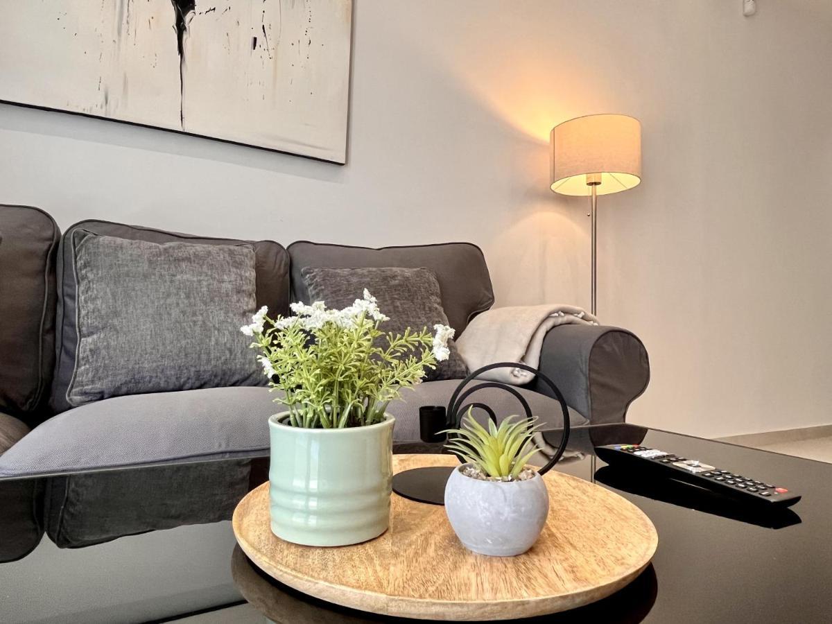 아테네 Chic Getaway Near Stavros Niarchos 아파트 외부 사진