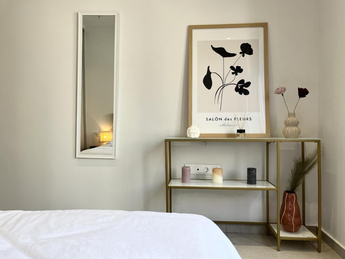 아테네 Chic Getaway Near Stavros Niarchos 아파트 외부 사진